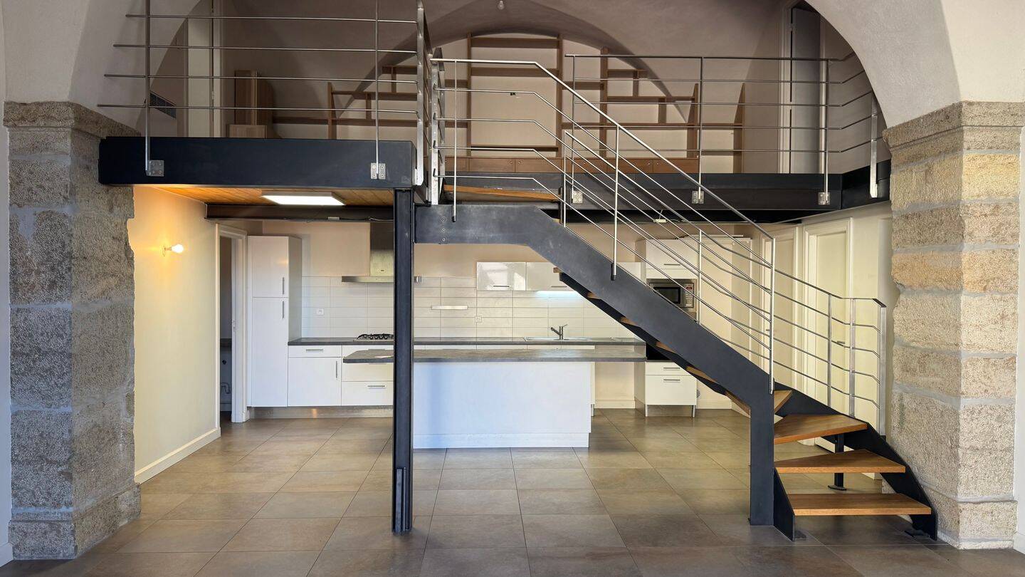 Appartement 3 pièces 190 m² · à Dardilly · 189,9 m² · 1 800 €/mois