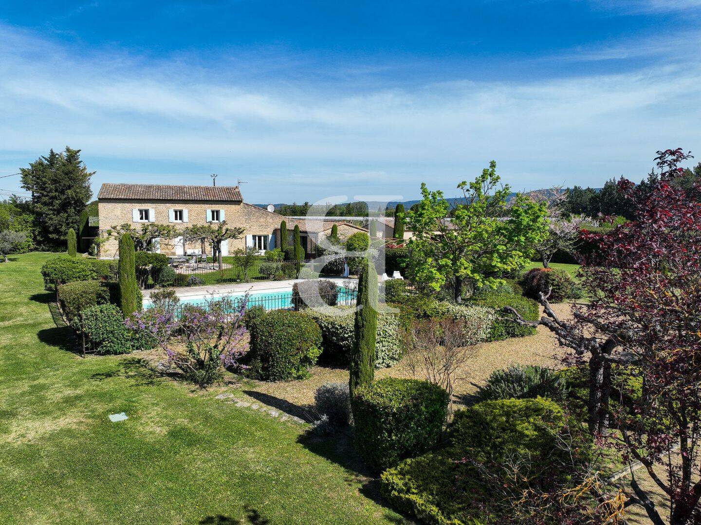 Maison 6 pièces 230 m² · à Lagnes · 230 m² · 1 290 000 €