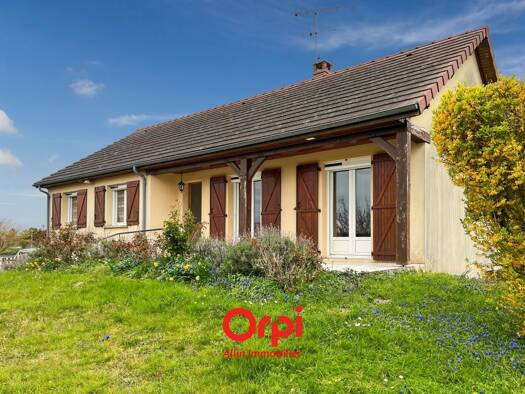 Maison à vendre 157 000 € 4 pièces 3 chambres 92 m² 964 m² de terrain Montmarault 03390