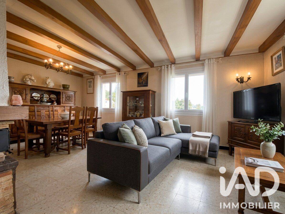 Maison 8 pièces 160 m² · à Saint-Michel-d'Euzet · 160 m² · 280 000 €
