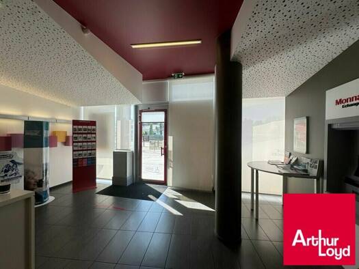 Local commercial à louer 3 751 € 156 m² de surface de vente Anglet 64600