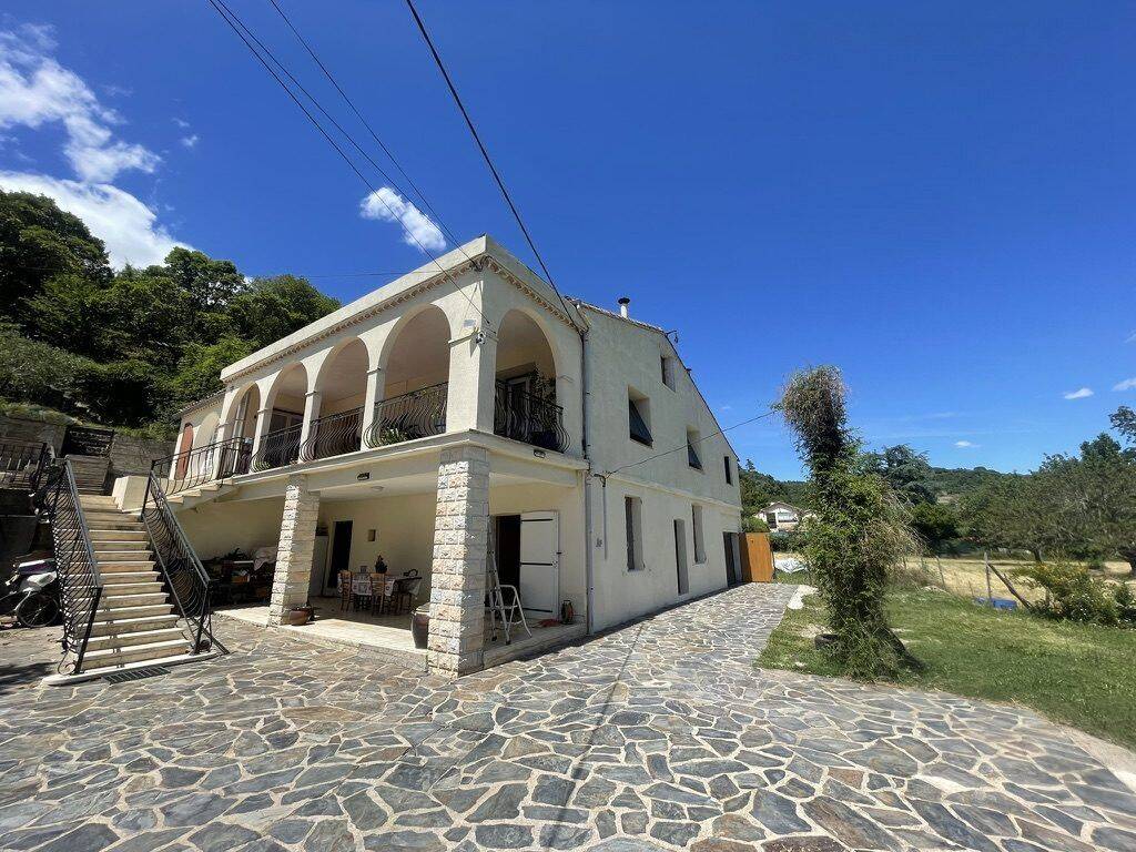 Maison 7 pièces 200 m² · à Saint-Ambroix · 200 m² · 450 000 €