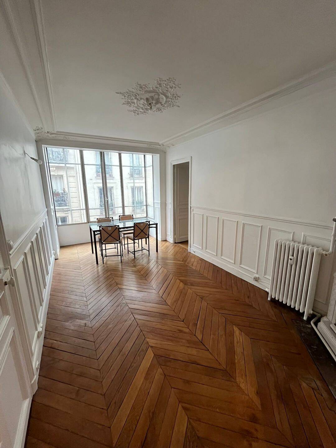 Appartement 3 pièces 55 m² · à Paris 18ème Arrondissement · 54,5 m² · 1 795 €