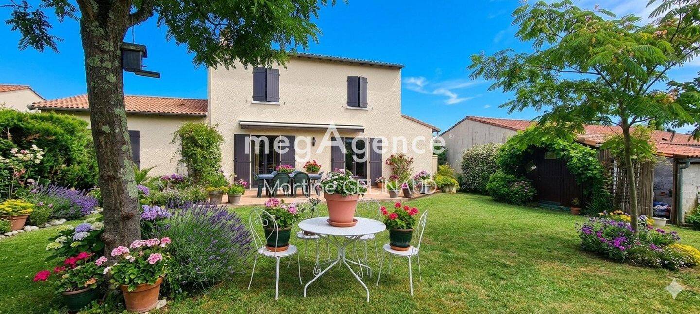 Maison 7 pièces 147 m² · à Saintes · 147 m² · 319 000 €