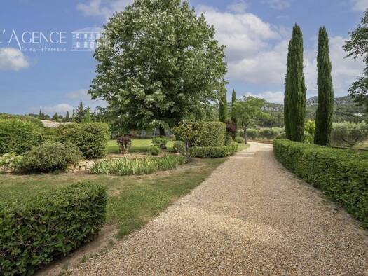 Maison à vendre 1 245 000 € 8 pièces 1 chambre 280 m² Nord Pélissanne 13330