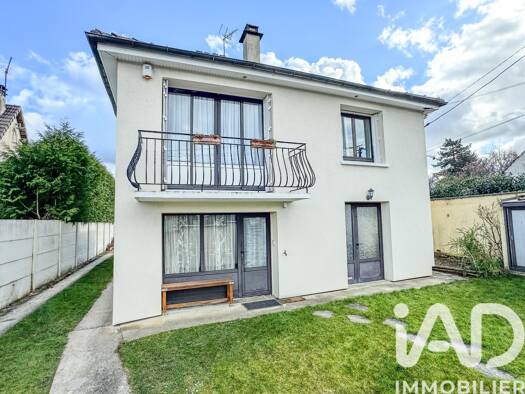 Maison à vendre 375 000 € 4 pièces 3 chambres 120 m² 487 m² de terrain Villeneuve-Saint-Denis 77174
