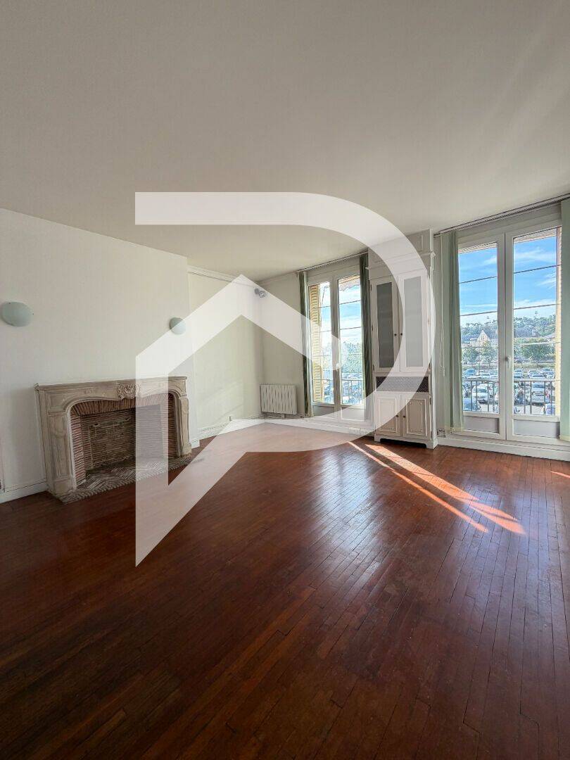 Appartement 4 pièces 124 m² · à Creil · 123,8 m² · 1 100 €/mois