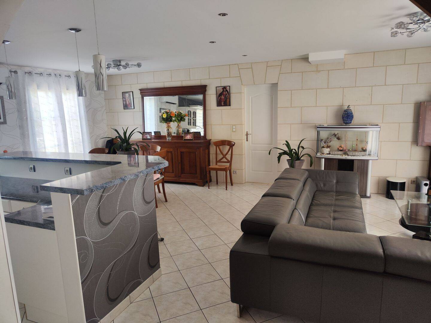Maison 8 pièces 180 m² · à Sorigny · 180 m² · 370 000 €