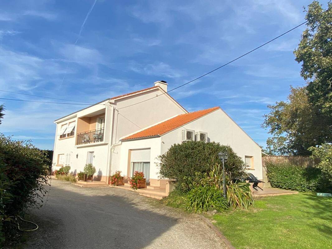Maison 8 pièces 185 m² · à Saint-Hilaire-de-Chaléons · 185 m² · 321 160 €