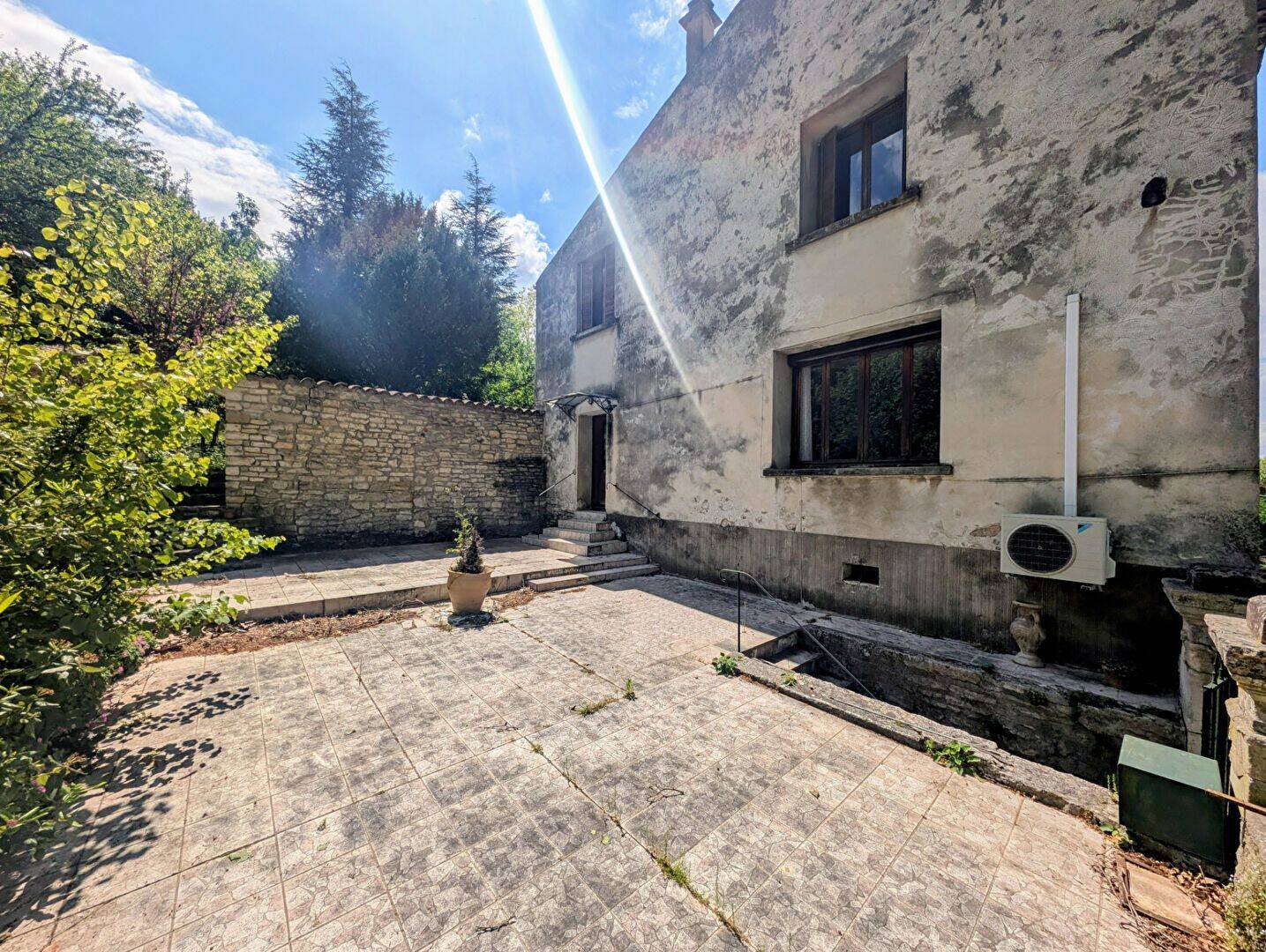 Maison 8 pièces 215 m² · à Barjac · 215 m² · 213 000 €