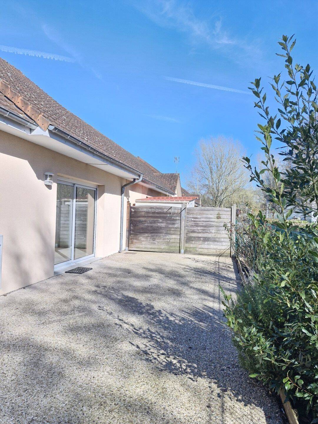 Maison 3 pièces 77 m² · à Charleval · 77 m² · 920 €