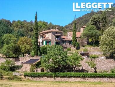 Château à vendre 1 150 000 € 25 pièces 14 chambres 580 m² 808 326 m² de terrain Saint-Jean-du-Gard 30270