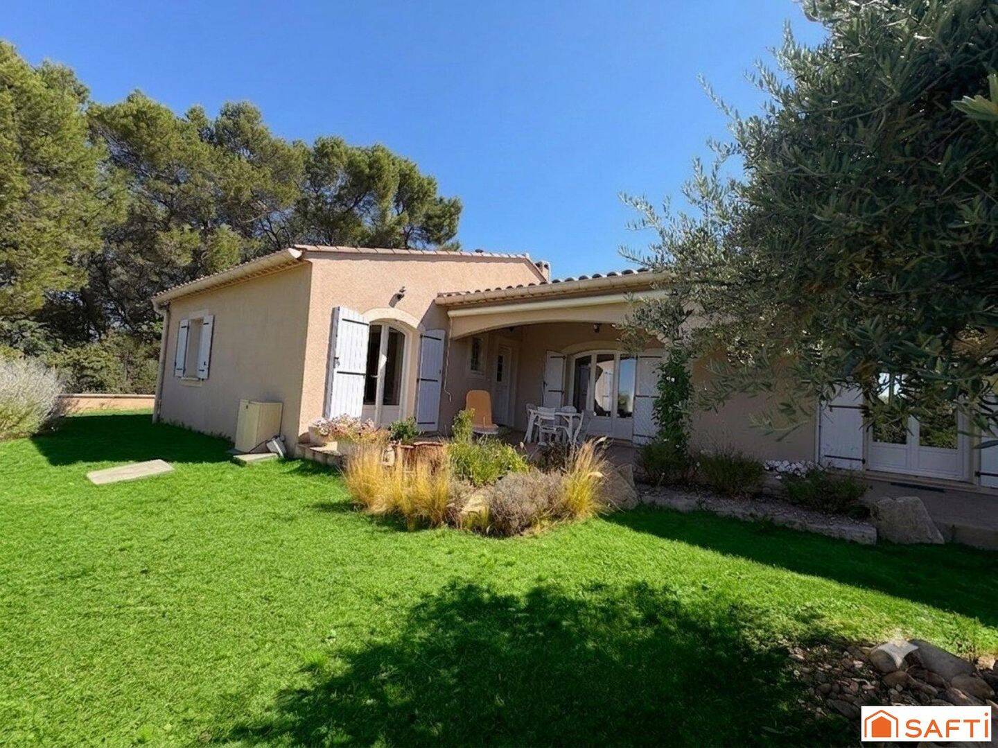 Maison 5 pièces 130 m² · à Buisson · 130 m² · 457 500 €