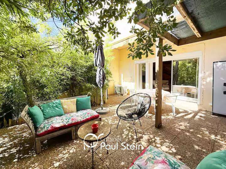 Maison 5 pièces 104 m² · à Marseille 8ème Arrondissement · 103,8 m² · 2 690 €
