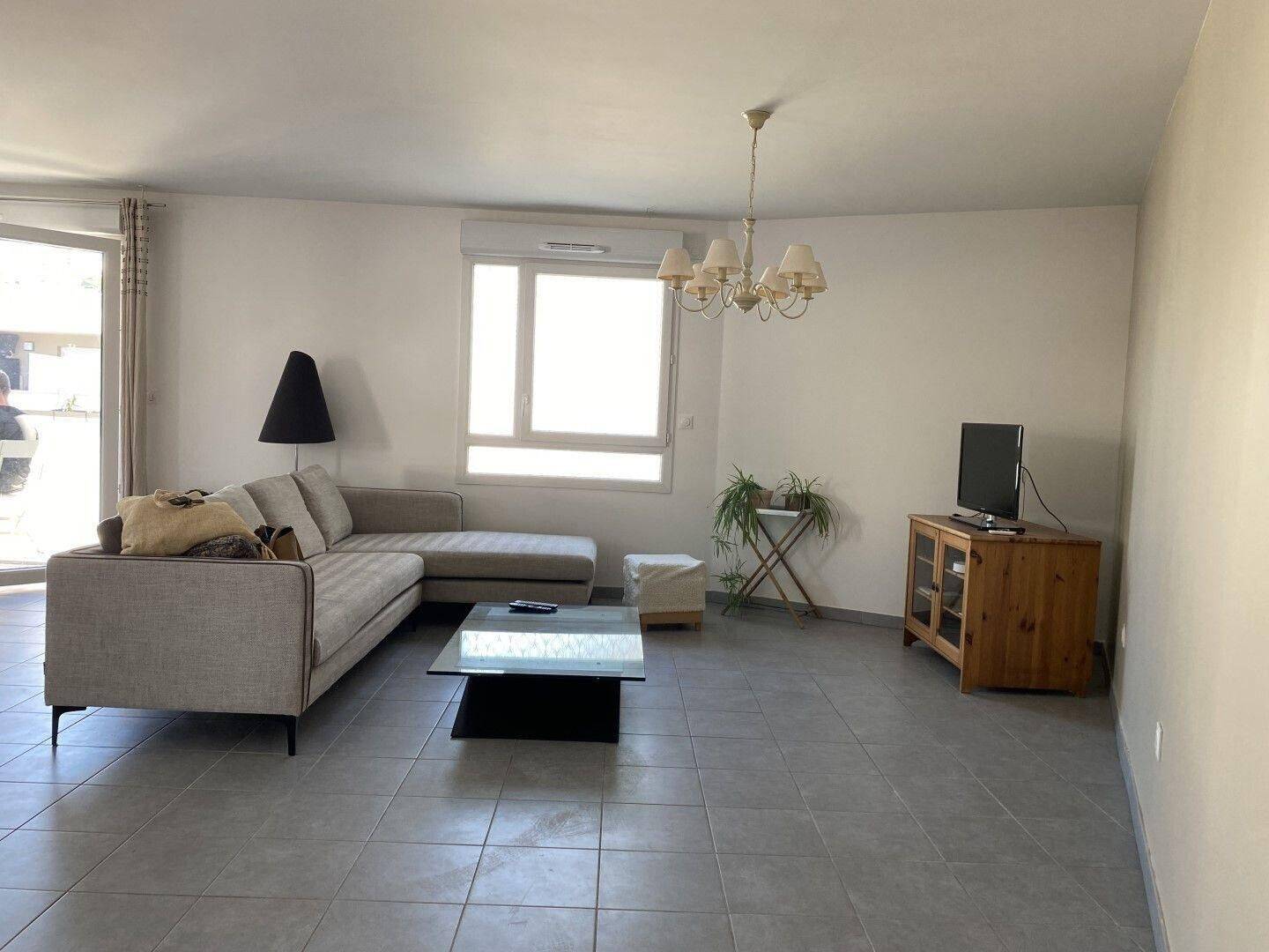 Appartement 1 pièce 107 m² · à Lyon 9ème Arrondissement · 107 m² · 701 €