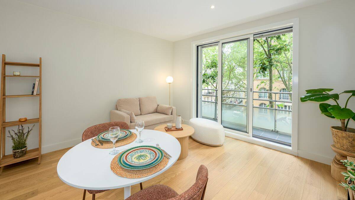 Appartement 2 pièces 32 m² · à Paris 16ème Arrondissement · 31,8 m² · 1 950 €/mois