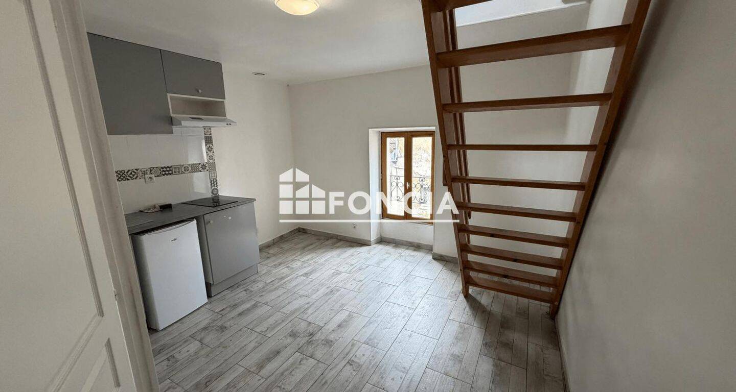 Appartement 1 pièce 15 m² · à Corbeil-Essonnes · 14,8 m² · 542 €