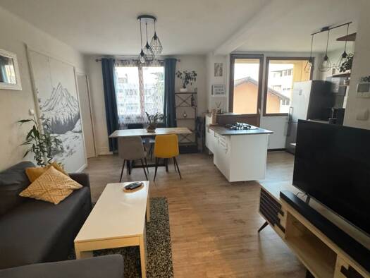 Appartement à louer 370 € 4 pièces 70 m² Étage 2/2 Fauriel Saint-Étienne 42000