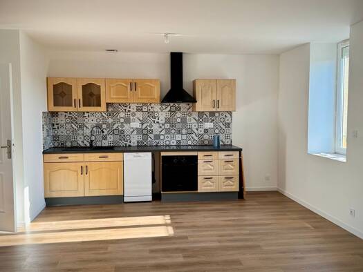 Appartement à louer 670 € 3 pièces 2 chambres 68 m² Étage 1/1 Écuisses 71210