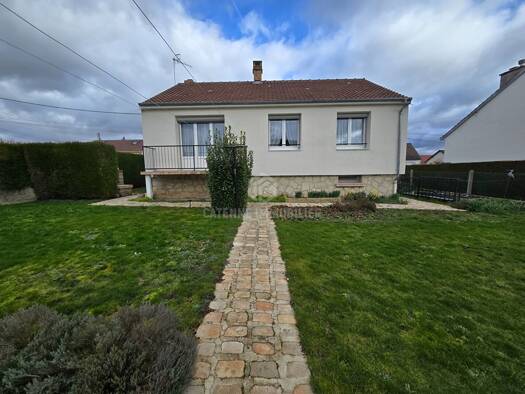 Maison de plain-pied à vendre 208 000 € 4 pièces 2 chambres 68 m² 442 m² de terrain Crépy-en-Valois 60800