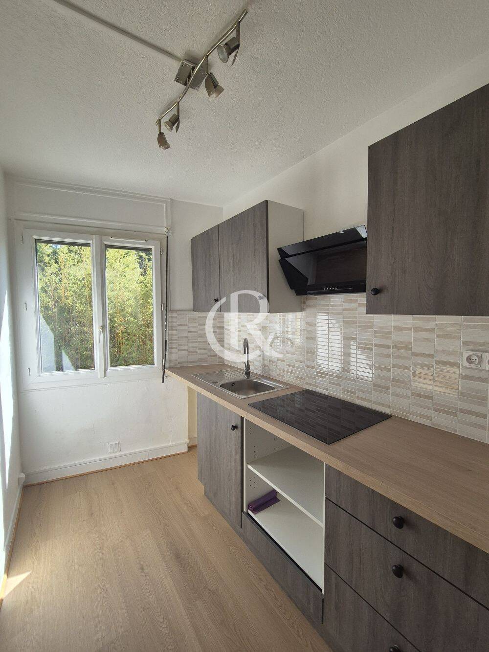 Appartement 3 pièces 52 m² · à Hyères · 51,7 m² · 812 €