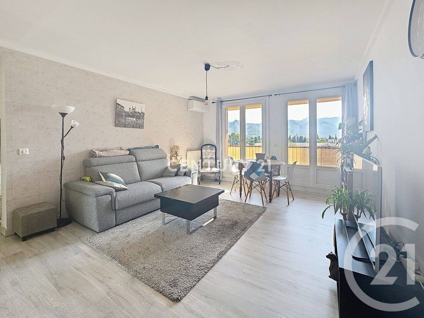 Appartement 3 pièces 63 m² · à Aubagne · 63,3 m² · 1 100 €