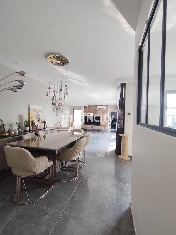 Maison 6 pièces 150 m² · à Dompierre-sur-Mer · 150 m² · 624 000 €