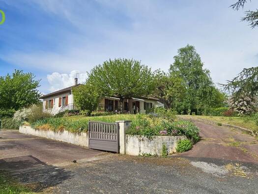 Maison à vendre 339 625 € 5 pièces 3 chambres 144 m² 3 468 m² de terrain Vayrac 46110