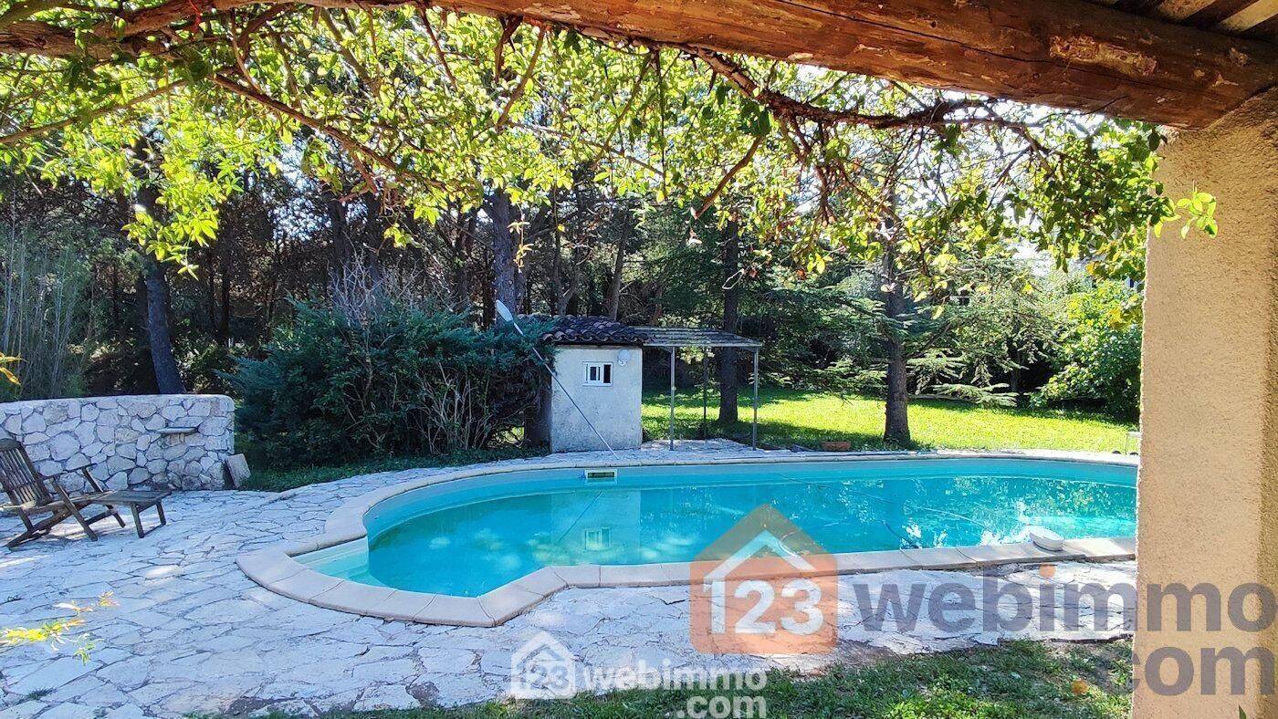 Maison 6 pièces 180 m² · à Ventabren · 180 m² · 566 000 €