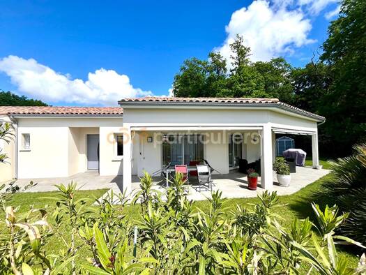 Maison de plain-pied à vendre 499 600 € 4 pièces 3 chambres 118,5 m² 897 m² de terrain Saint-Sulpice-de-Royan 17200