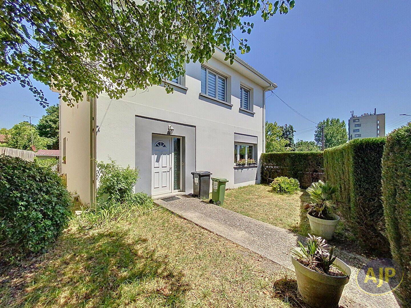 Maison 7 pièces 195 m² · à Mérignac · 195 m² · 658 000 €