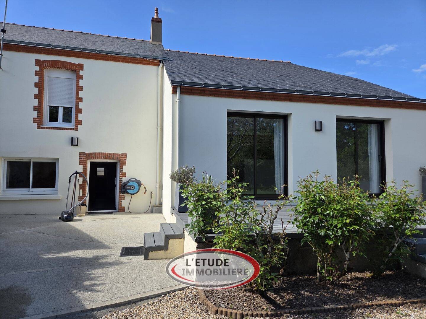 Maison 6 pièces 143 m² · à Sainte-Pazanne · 143 m² · 328 500 €