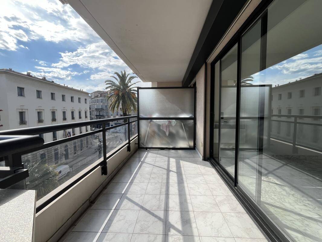 Appartement 3 pièces 50 m² · à Nice · 49,6 m² · 1 320 €