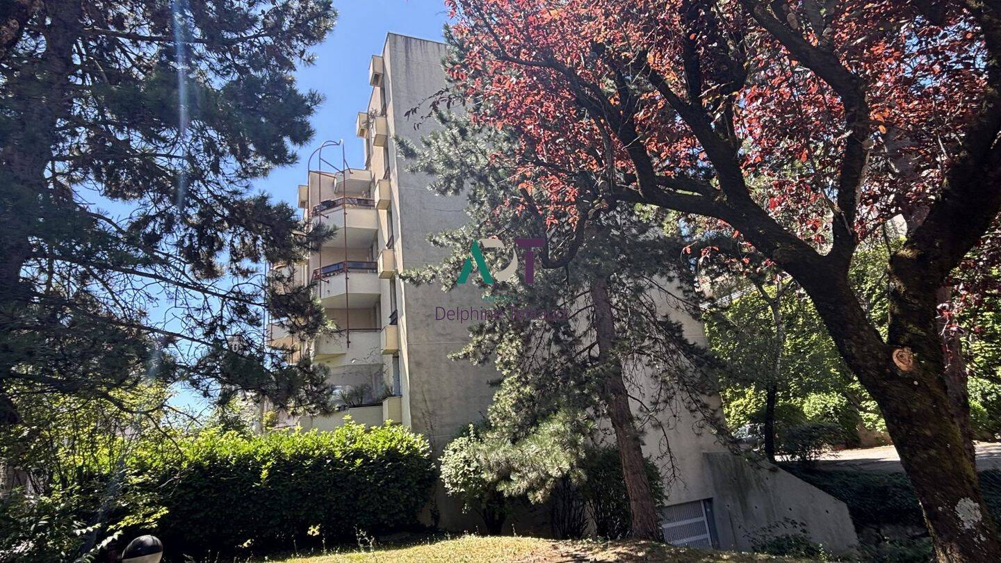 Appartement 3 pièces 70 m² · à Grenoble · 69,7 m² · 148 500 €