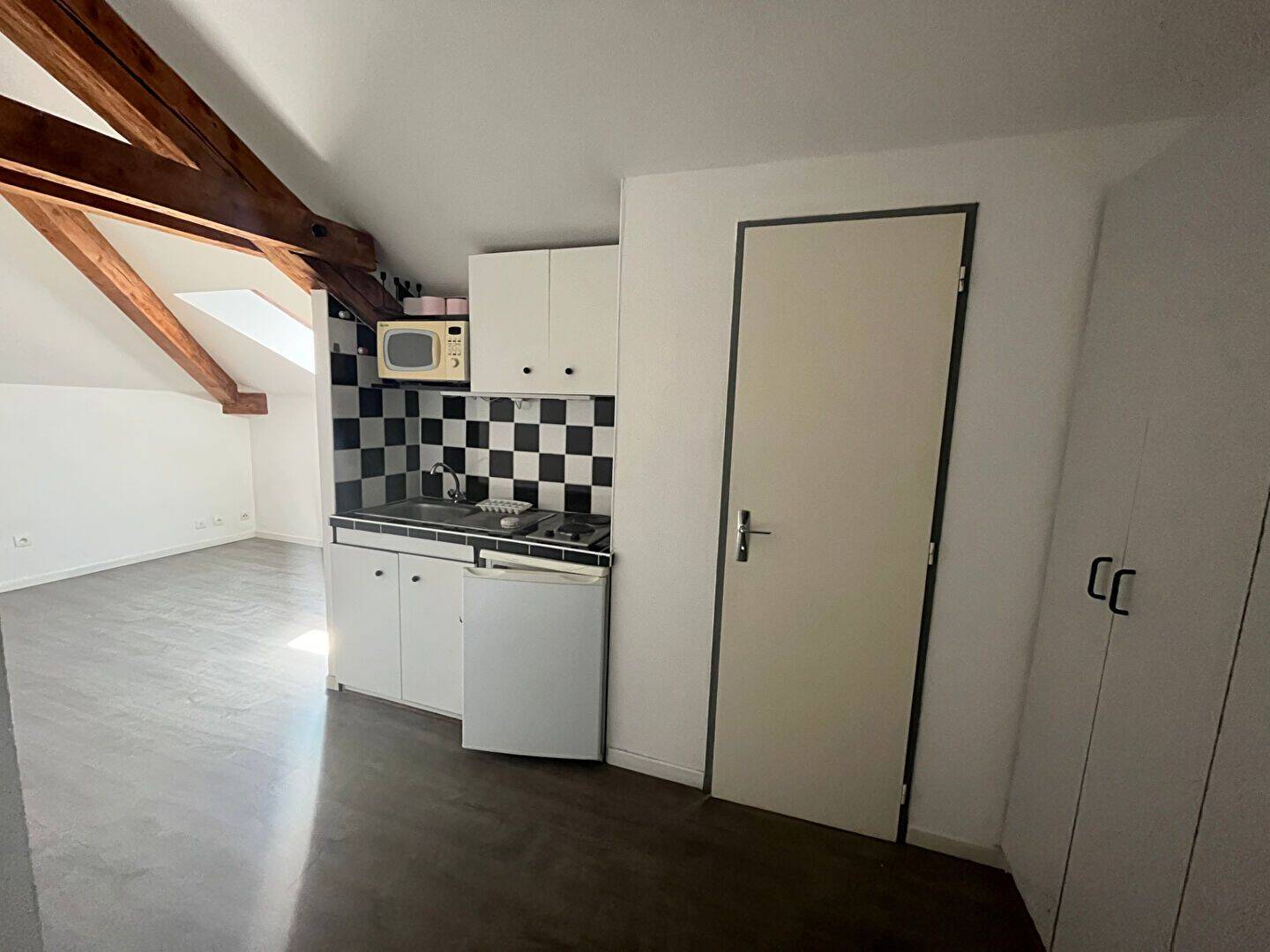 Appartement 1 pièce 15 m² · à Nancy · 14,7 m² · 360 €/mois