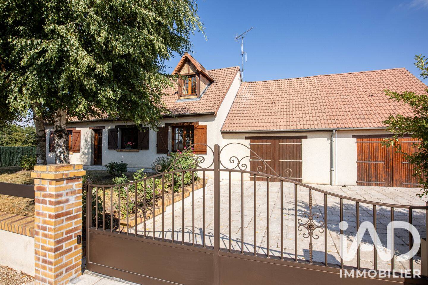 Maison 6 pièces 163 m² · à Huisseau-sur-Mauves · 163 m² · 329 000 €