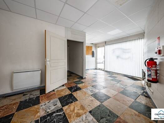 Local commercial à vendre 175 000 € 90 m² de surface de vente Docteur Lavalle Dijon 21000