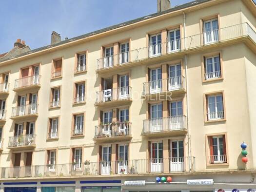 Appartement à louer 950 € 3 pièces 2 chambres 80 m² Étage 4/5 Centre Ville Dieppe 76200