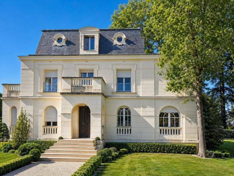 Maison 10 pièces 515 m² · à Vaucresson · 515 m² · 2 200 000 €