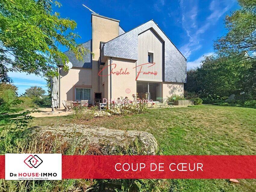 Maison 8 pièces 208 m² · à Les Portes du Coglais · 208 m² · 373 000 €