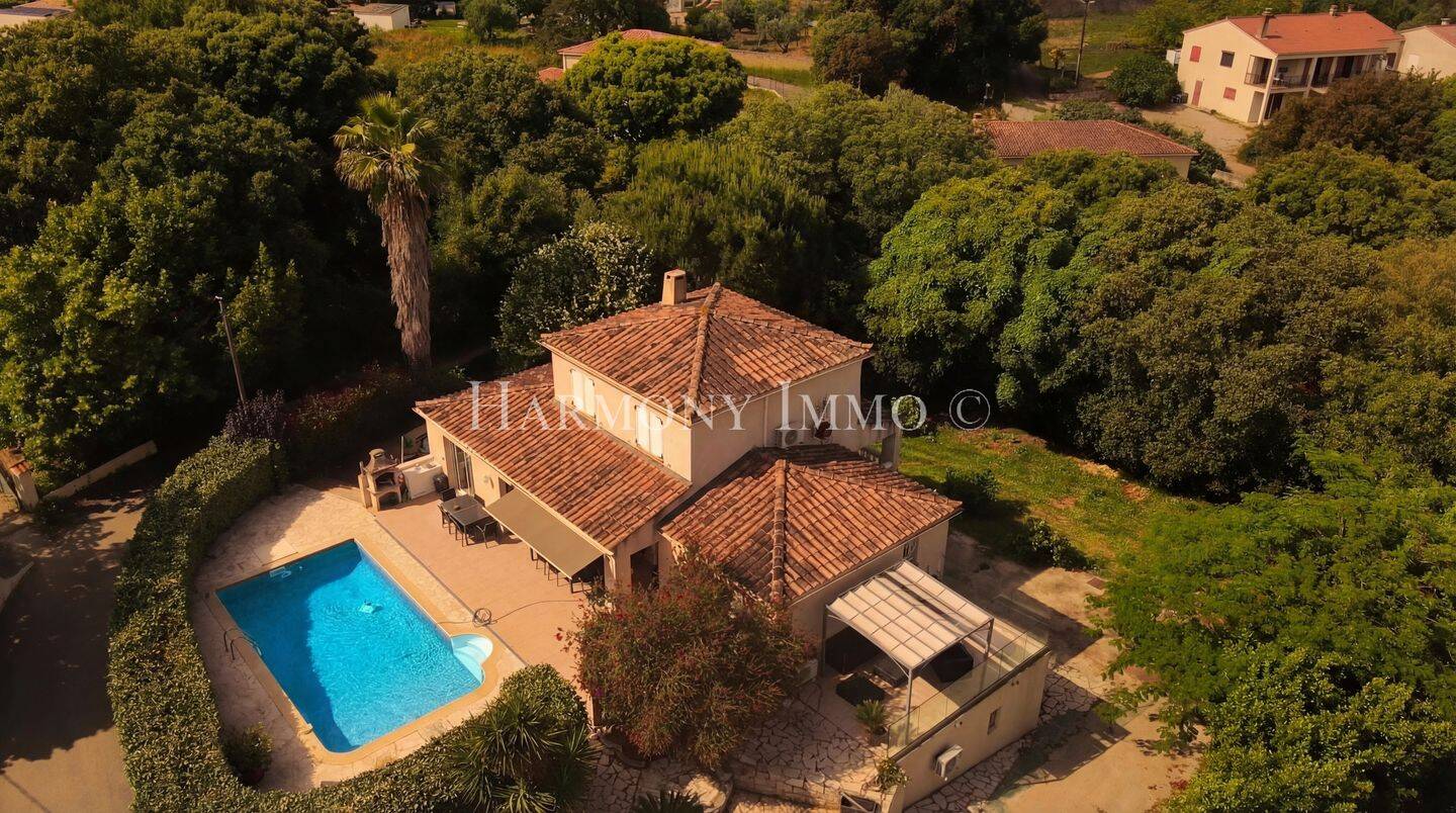 Maison 8 pièces 210 m² · à Afa · 210 m² · 640 000 €