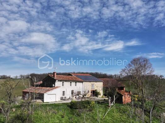 Ferme à vendre 290 000 € 5 pièces 4 chambres 145 m² Teyssode 81220