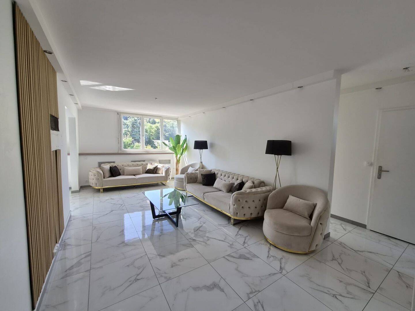 Appartement 4 pièces 73 m² · à Saint-Étienne · 73 m² · 450 €
