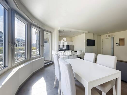 Appartement à vendre 430 000 € 2 pièces 1 chambre 52 m² Étage 3/6 Franges du Bois de Vincennes Charenton-le-Pont 94220