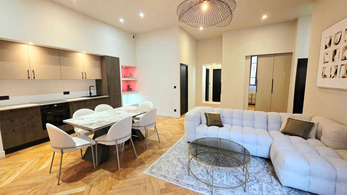 Appartement 4 pièces 90 m² · à Lyon 2ème Arrondissement · 90 m² · 2 850 €