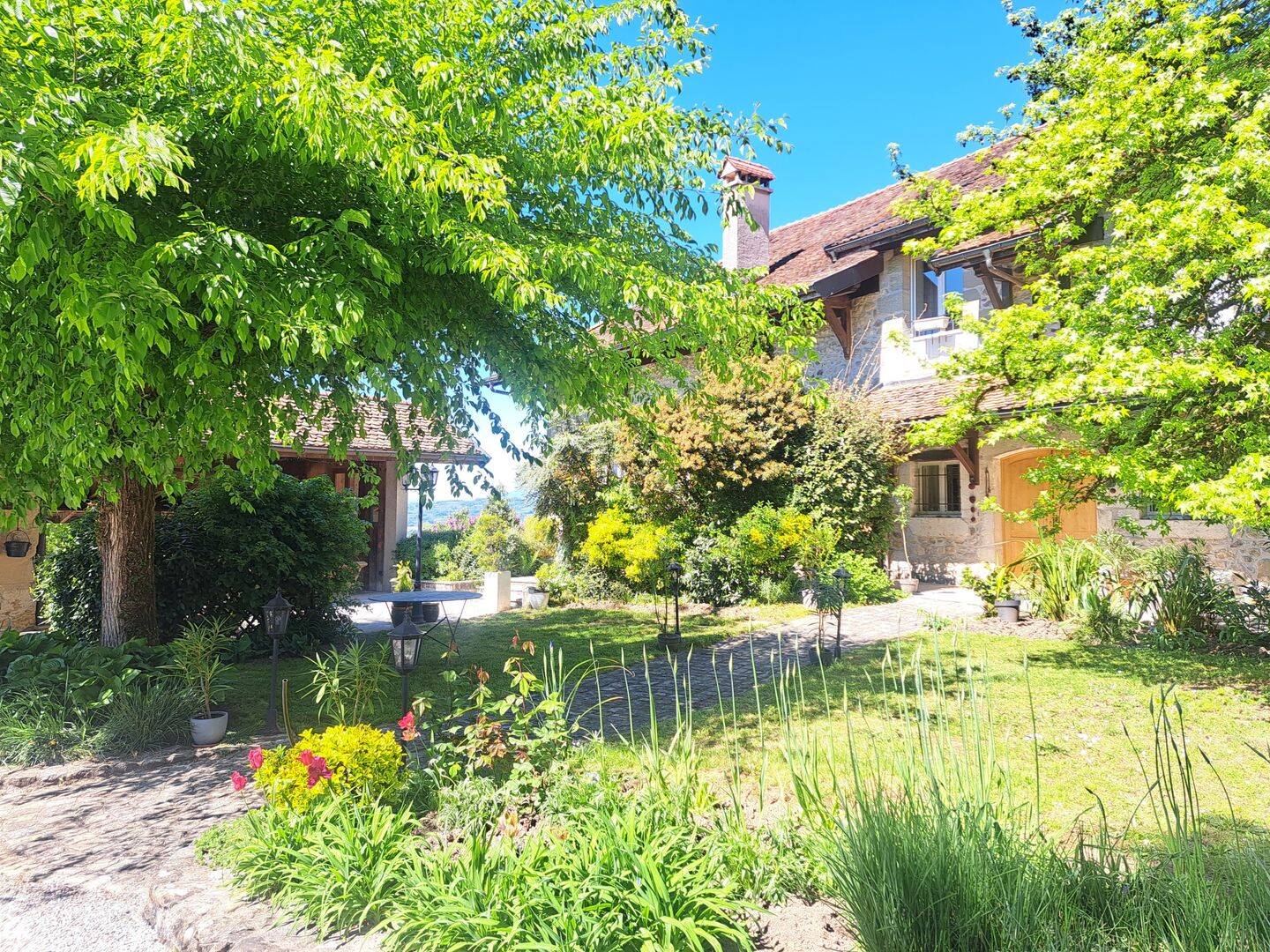 Maison 11 pièces 385 m² · à Marcellaz-Albanais · 385 m² · 1 395 000 €