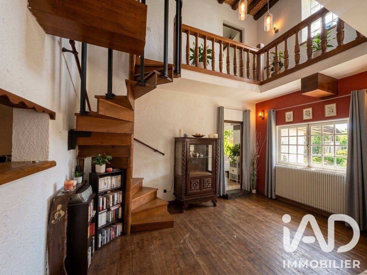 Maison 10 pièces 243 m² · à Dampierre-sous-Bouhy · 243 m² · 139 800 €