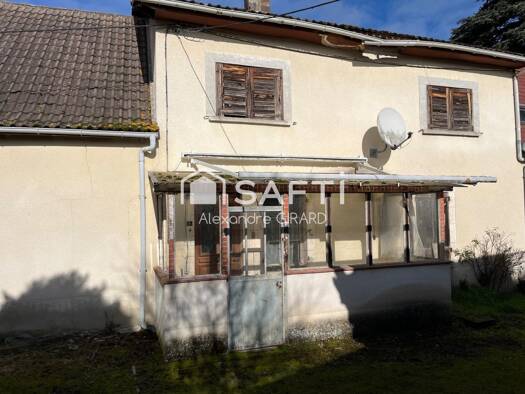 Maison à vendre 40 000 € 6 pièces 4 chambres 80 m² 650 m² de terrain Lury-sur-Arnon 18120