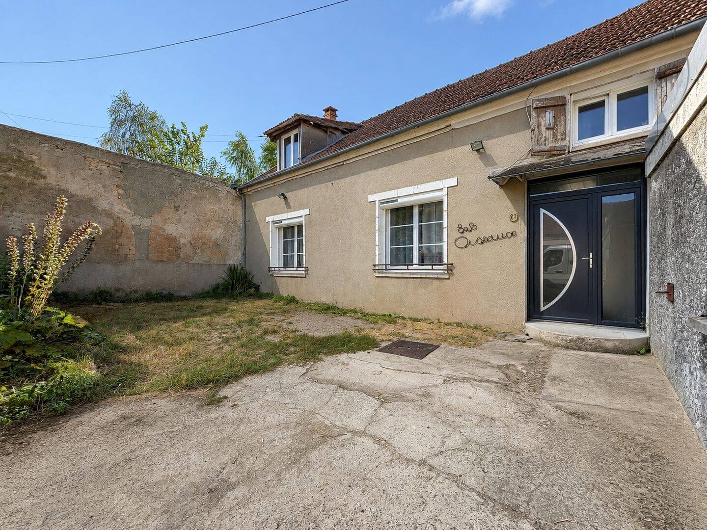 Maison 5 pièces 154 m² · à Saponay · 154 m² · 158 000 €