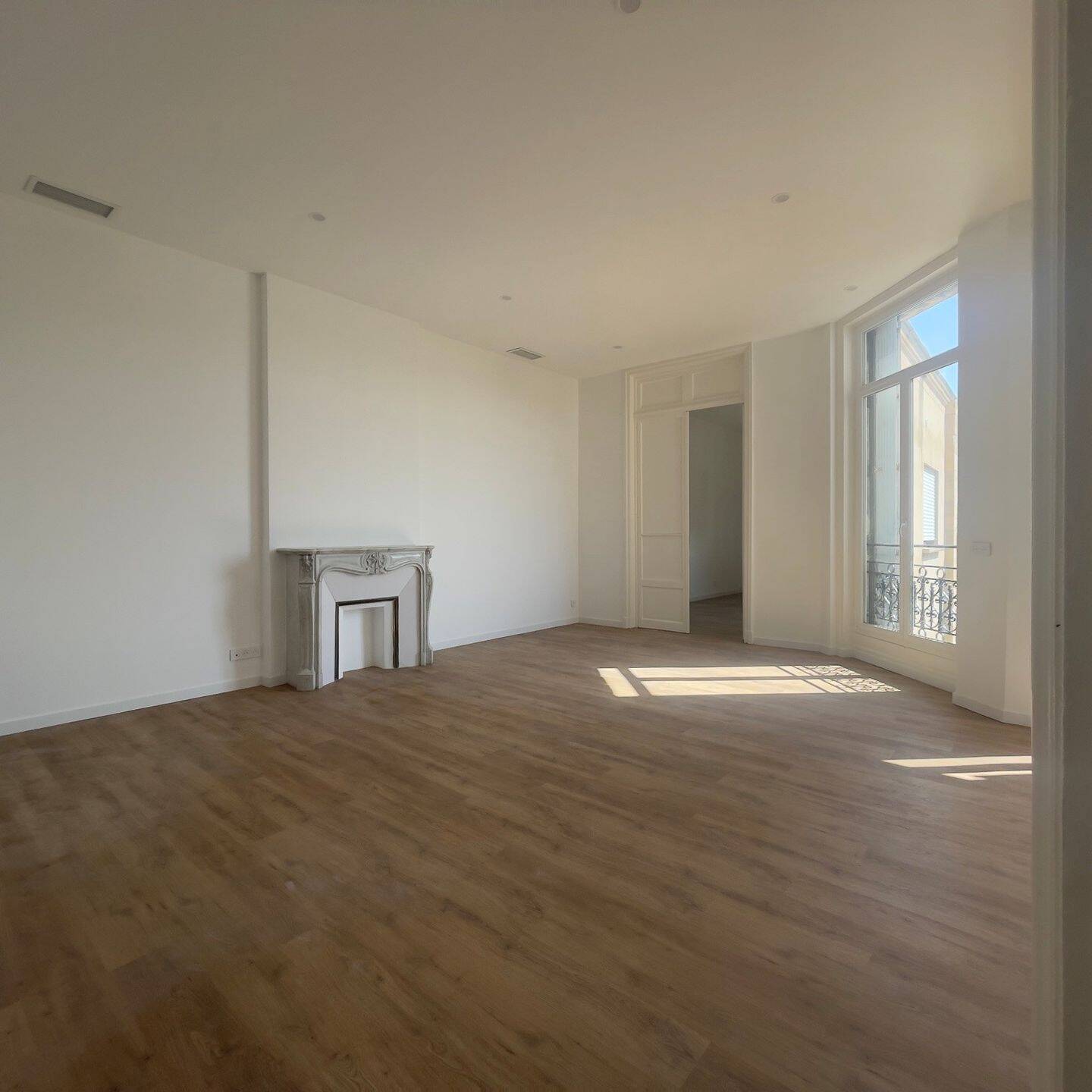 Appartement 4 pièces 125 m² · à Marseille 6ème Arrondissement · 124,9 m² · 1 820 €